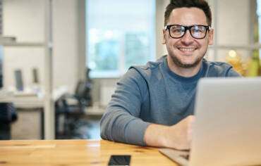 數位護盾：抗藍光眼鏡的科學與生活應用